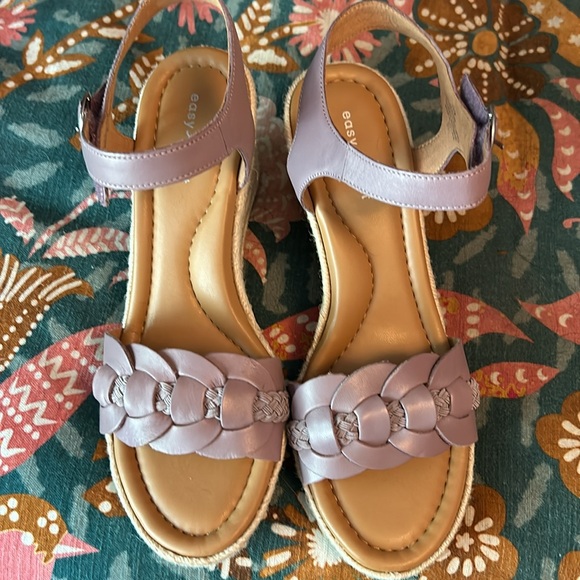 Comfortable - Picture 2 of 2